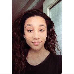 Meet your Posher, Alexandra